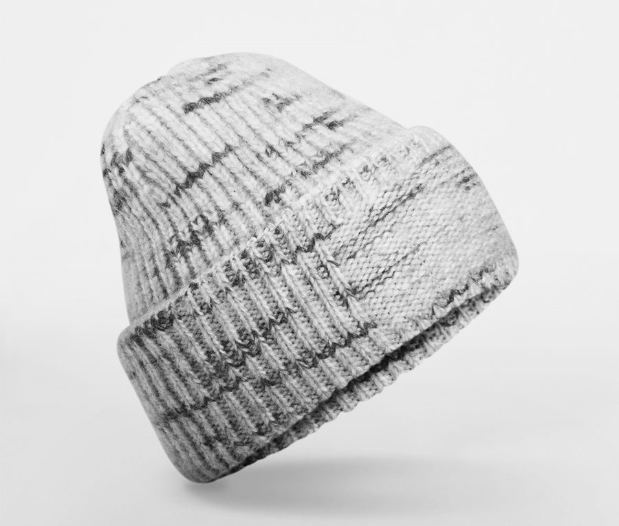CHUNKY KNITTED PATCH BEANIE — Farbe CLOUDY HAZE